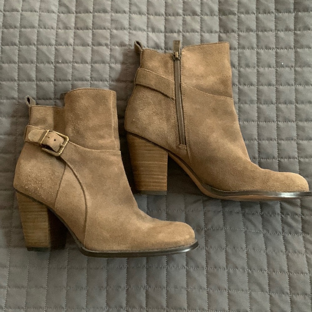 Ivanka Trump suede bootie-brown, size 6.5.